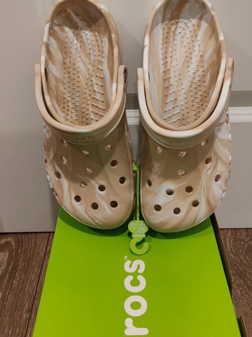 CROCS Unisex Beige Swirl Classic Clog